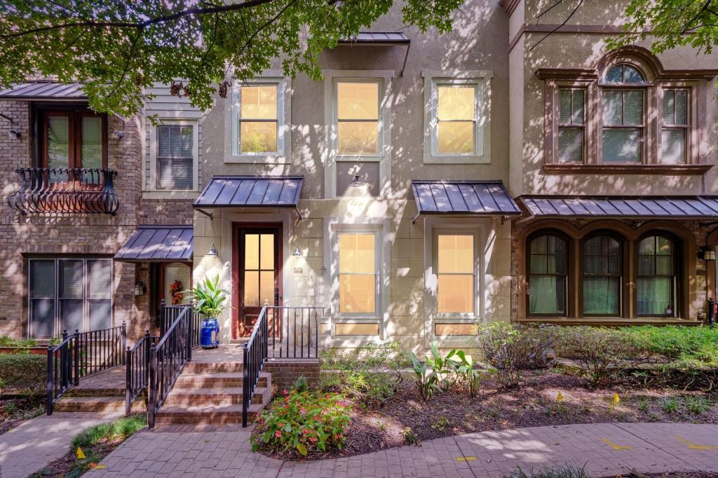 395 Laurent Street NW Unit 4
