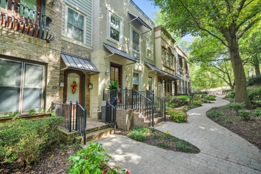 395 Laurent Street NW Unit 4