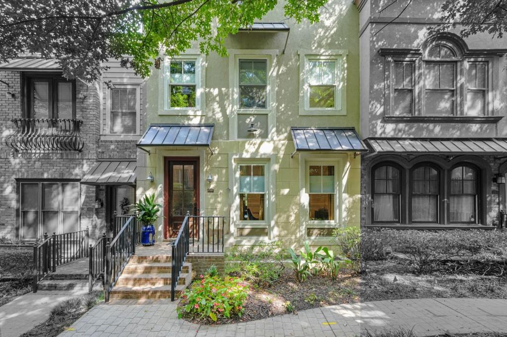 395 Laurent Street NW Unit 4