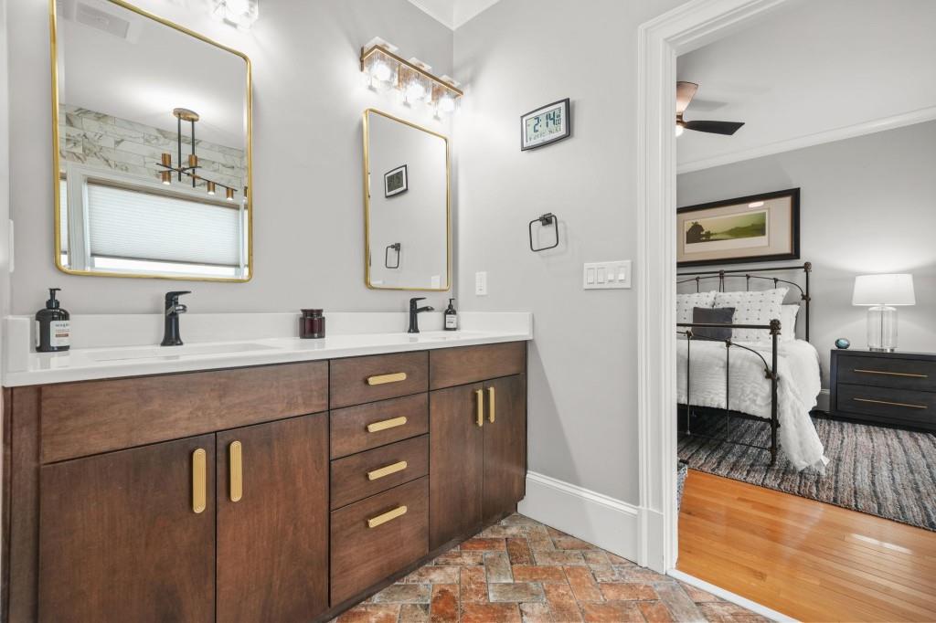 395 Laurent Street NW Unit 4