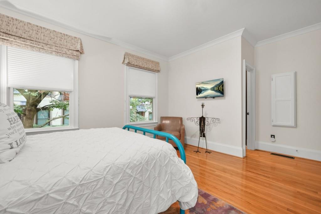 395 Laurent Street NW Unit 4