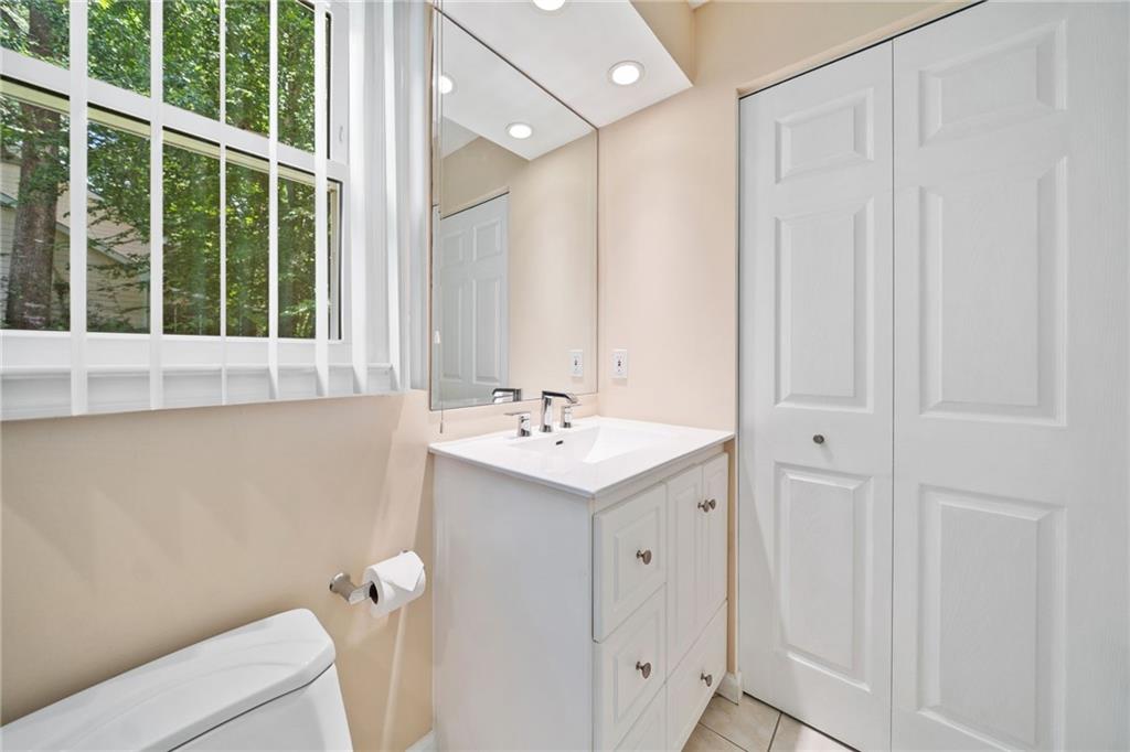 5228 Forest Brook Parkway