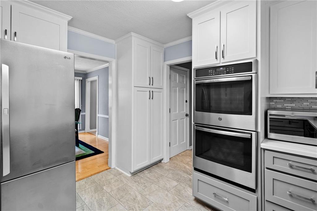 5228 Forest Brook Parkway