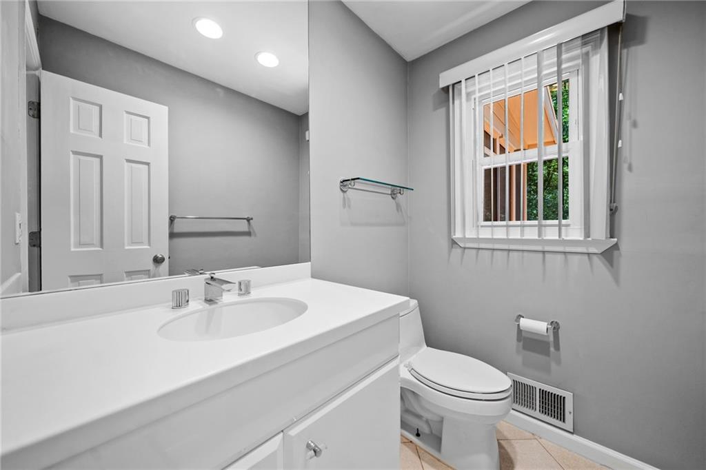 5228 Forest Brook Parkway