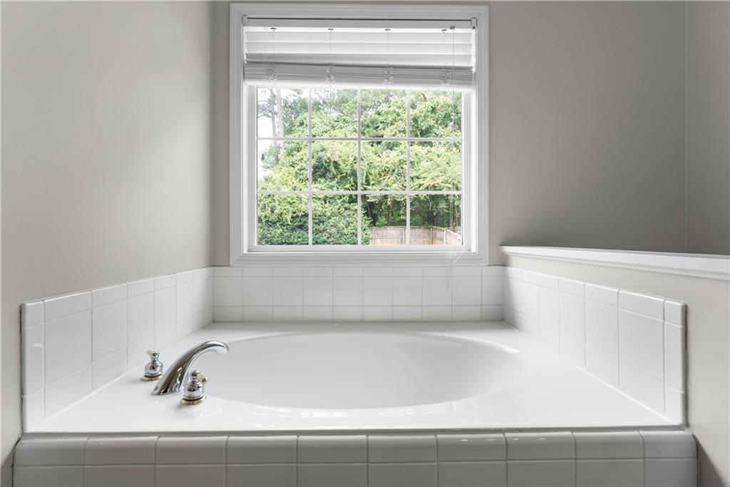 5560 Sylvania Drive SE