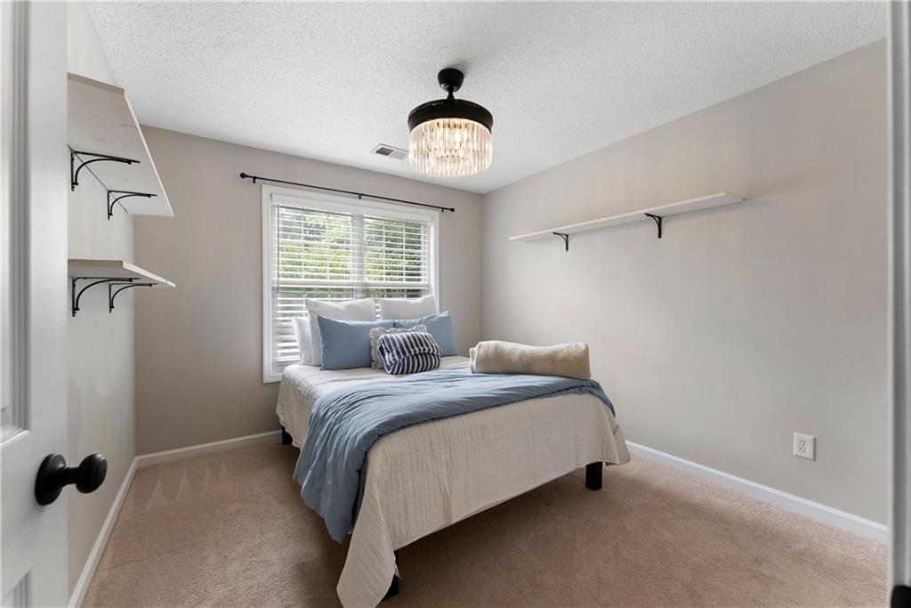 5560 Sylvania Drive SE