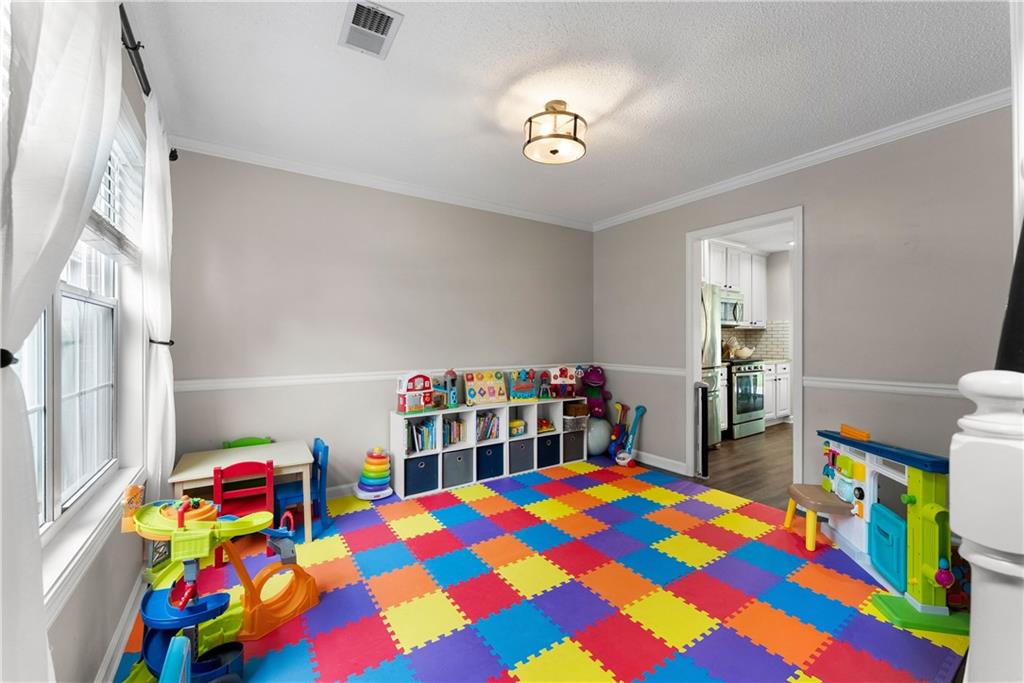 5560 Sylvania Drive SE