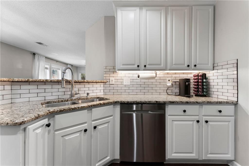 5560 Sylvania Drive SE