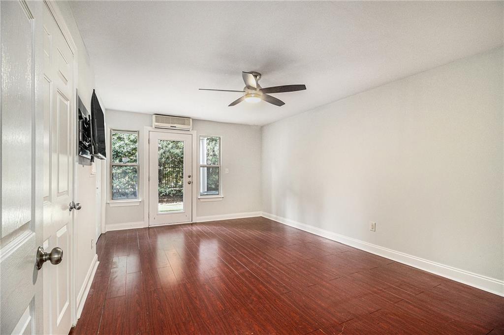 774 Inman Mews Drive NE