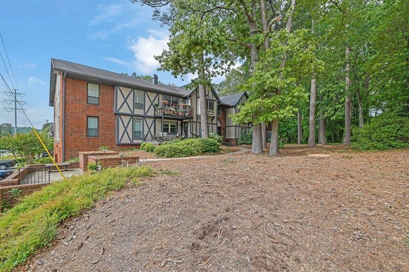 6851 Roswell Road Unit C7