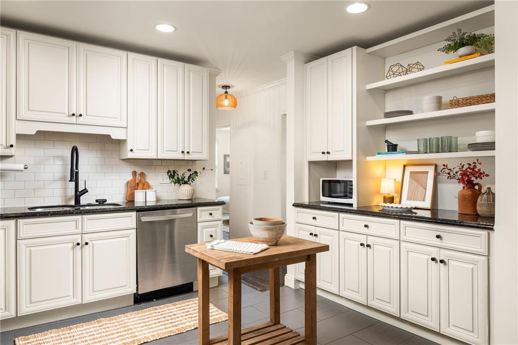 2880 Glenwood Avenue SE