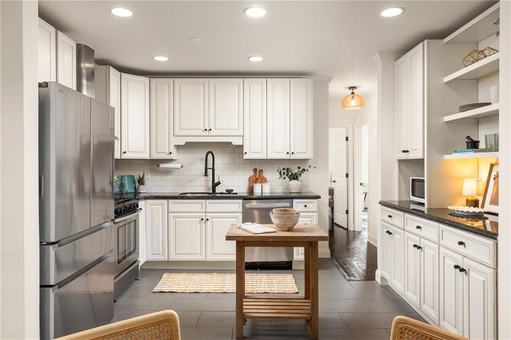 2880 Glenwood Avenue SE