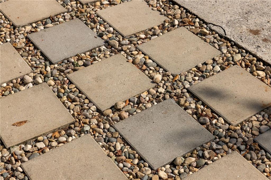 2880 Glenwood Avenue SE