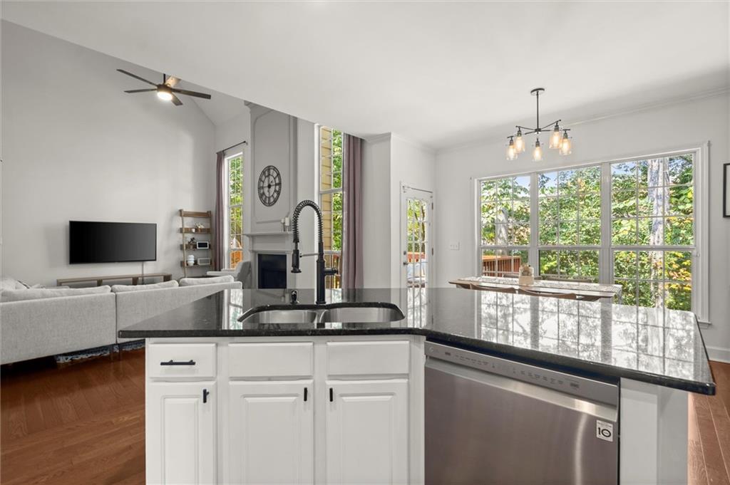 1906 Hidden Springs Path SE