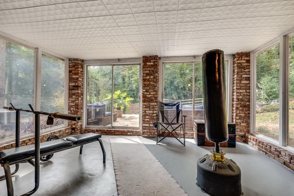 2430 Sherbrooke Court NE