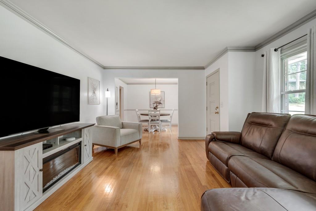 2430 Sherbrooke Court NE