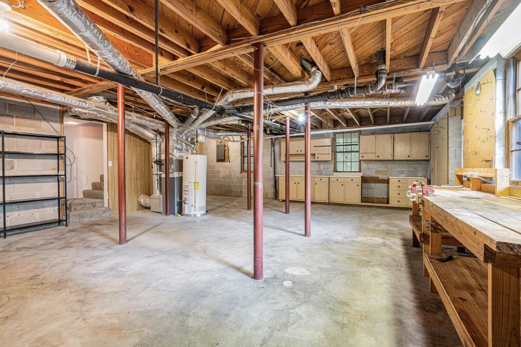 3390 Kenland Road SE