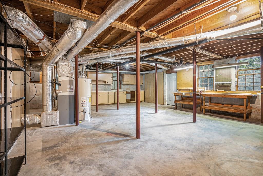 3390 Kenland Road SE