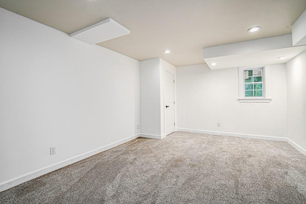 3390 Kenland Road SE