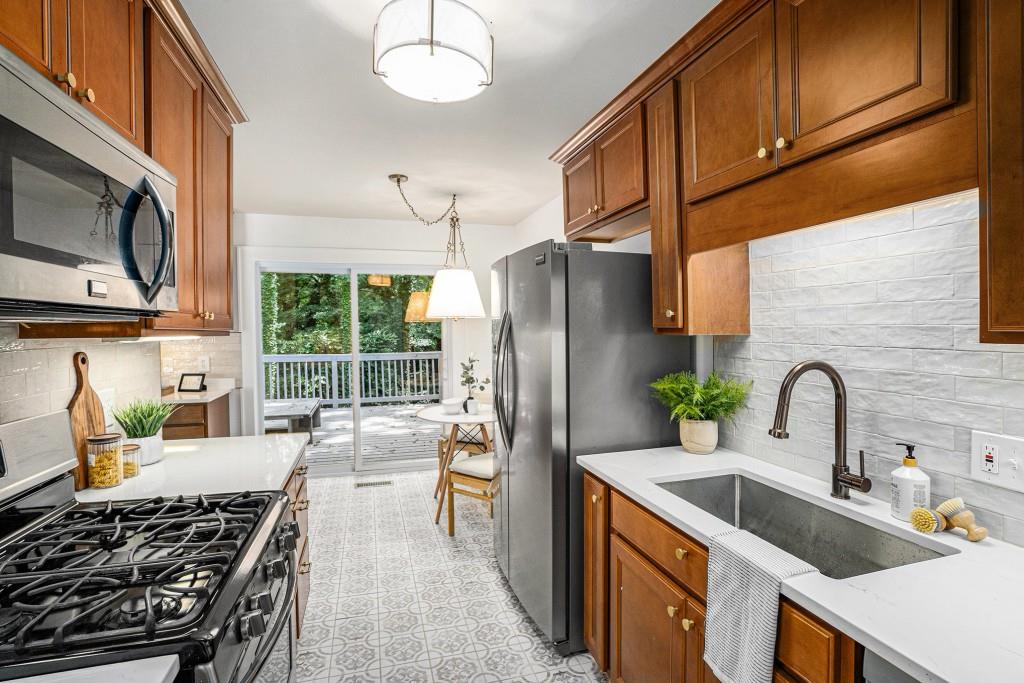 3390 Kenland Road SE