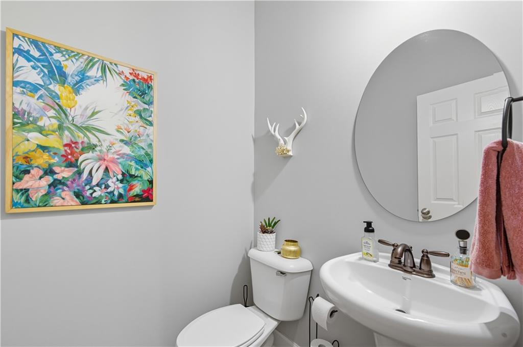 2044 Cobblestone Circle NE