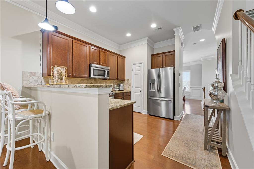 2044 Cobblestone Circle NE