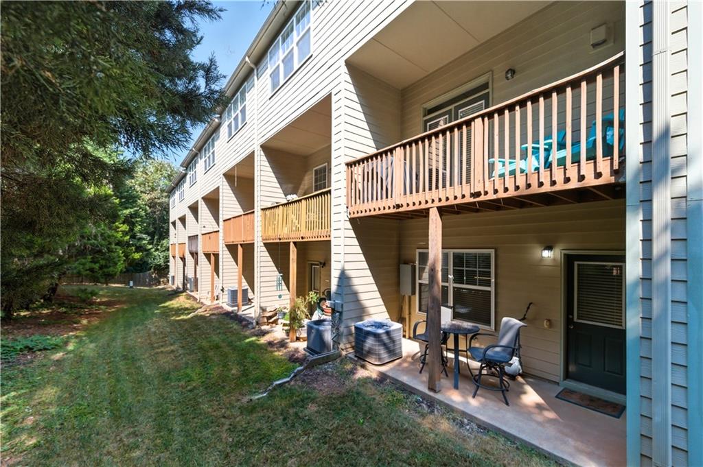 2044 Cobblestone Circle NE