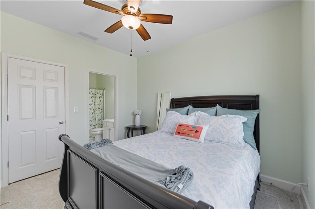 2044 Cobblestone Circle NE