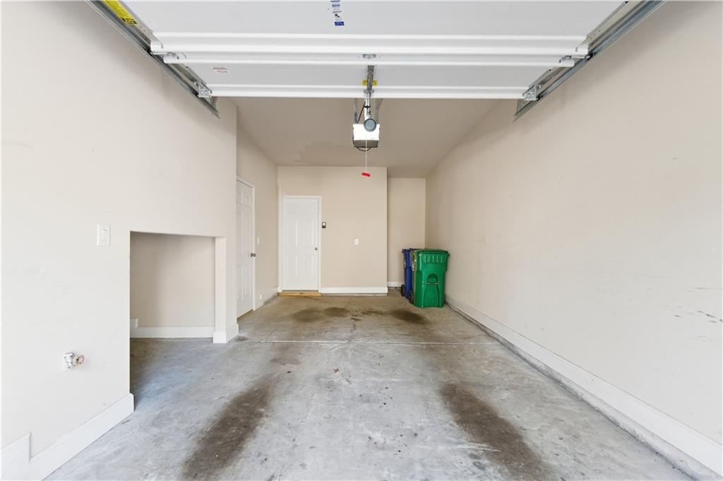 2044 Cobblestone Circle NE