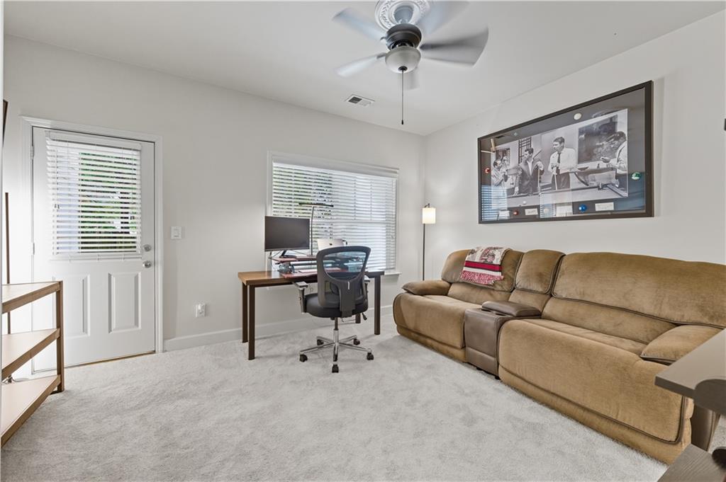 2044 Cobblestone Circle NE