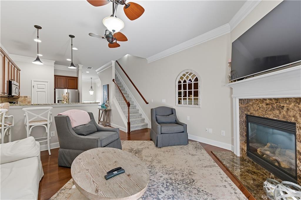 2044 Cobblestone Circle NE