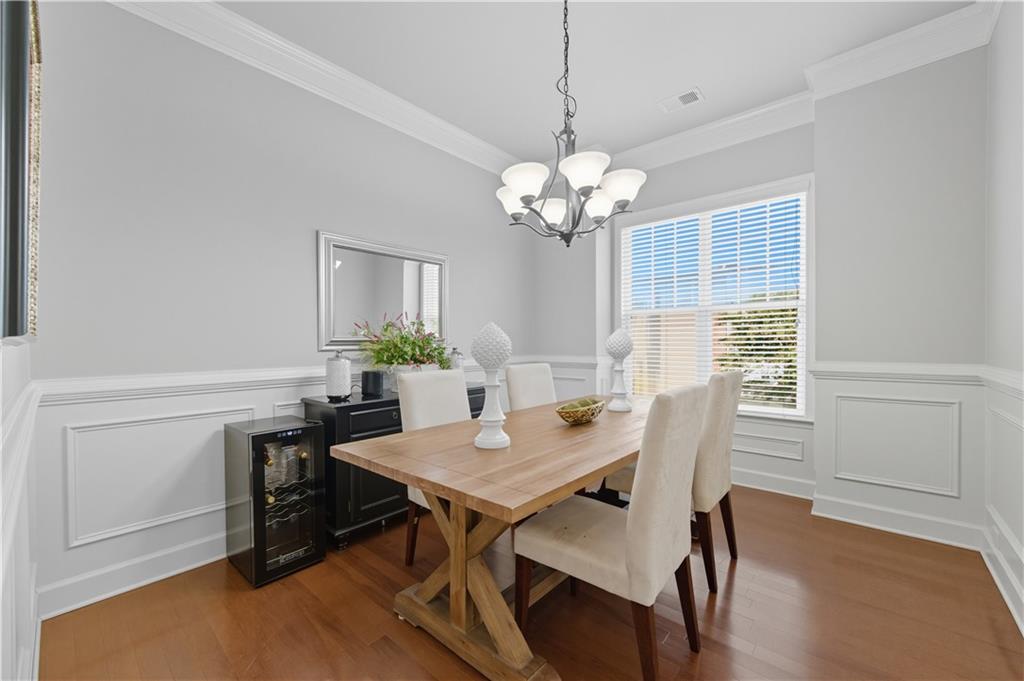 2044 Cobblestone Circle NE