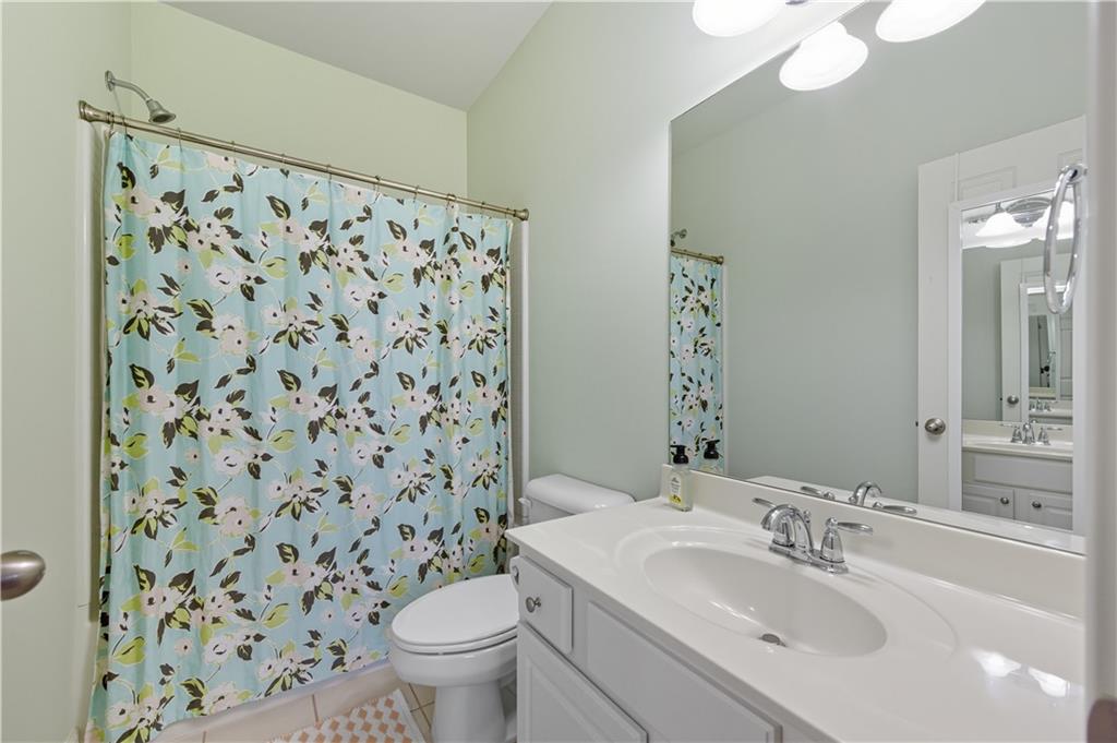 2044 Cobblestone Circle NE