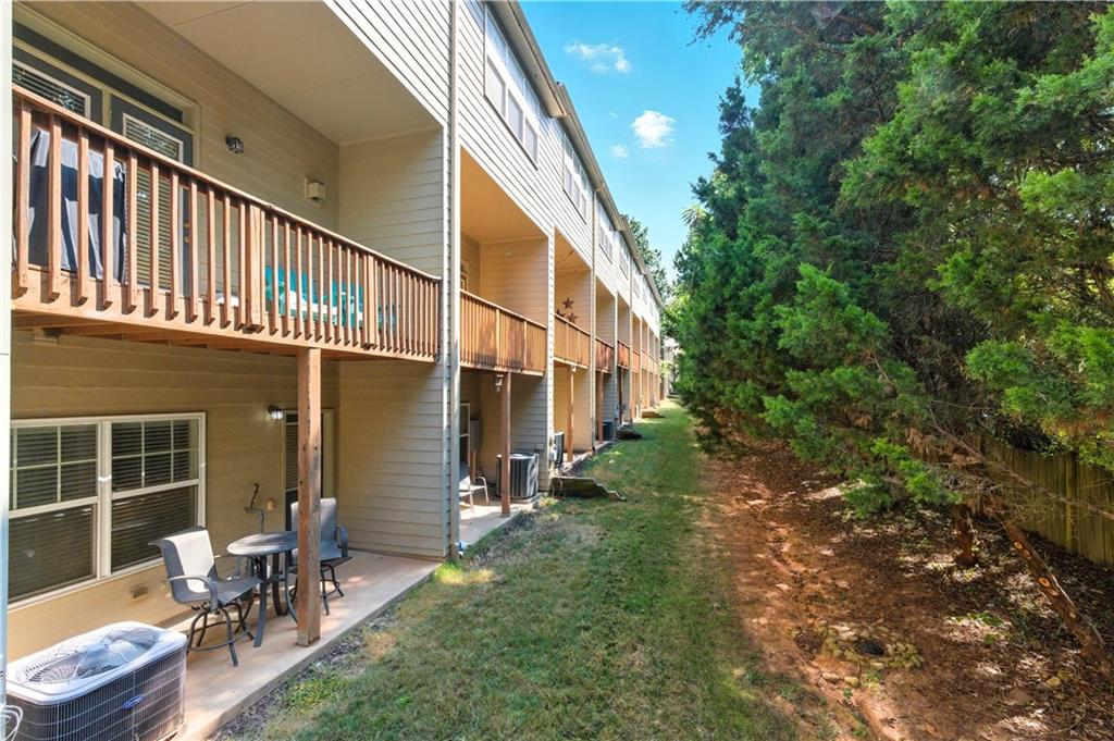 2044 Cobblestone Circle NE