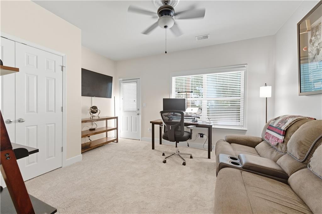 2044 Cobblestone Circle NE