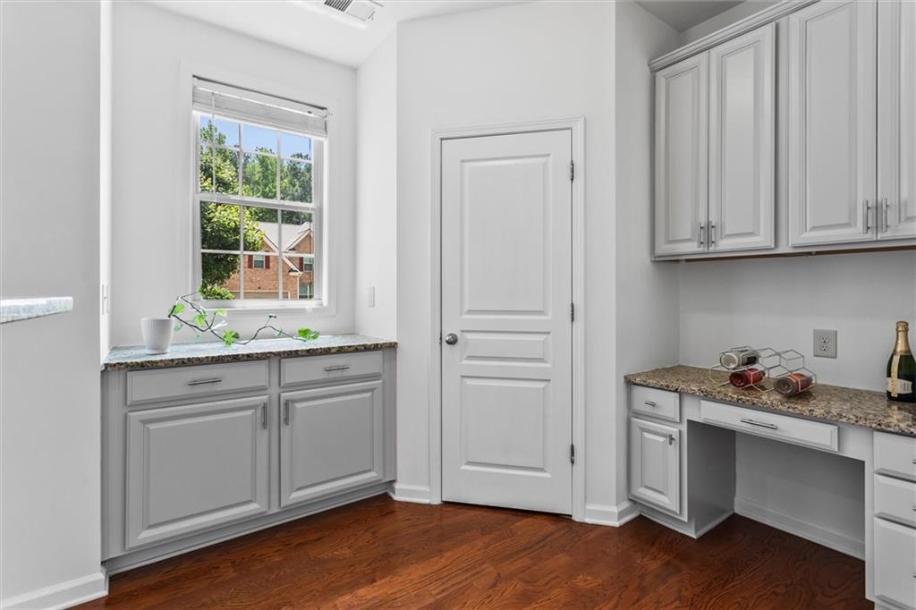 6175 Beaver Crossing Drive