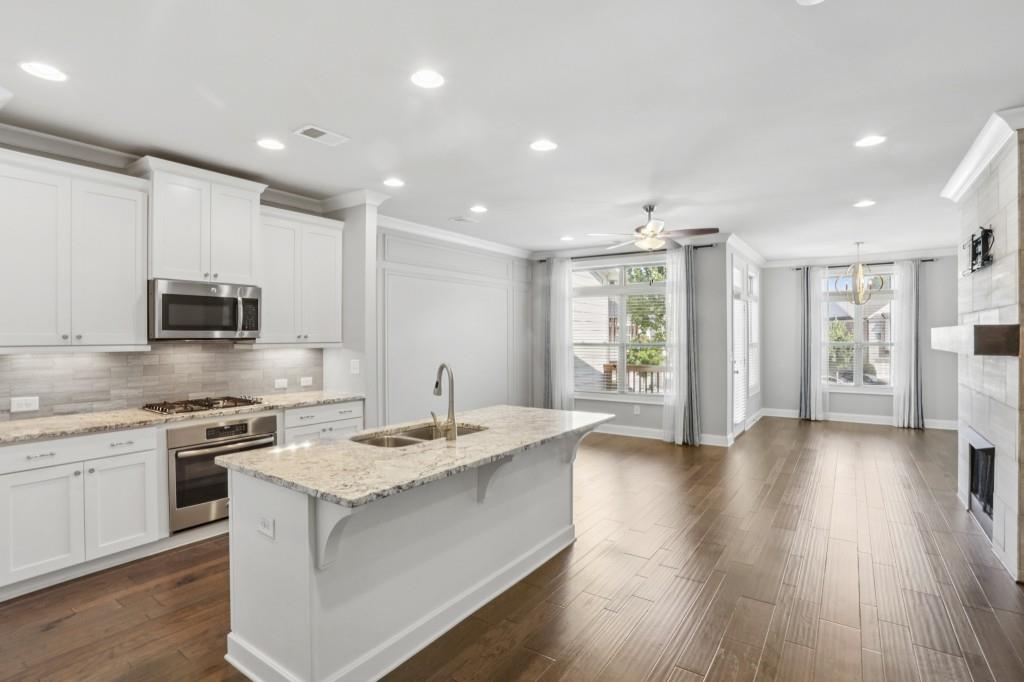 3899 Glenview Club Lane