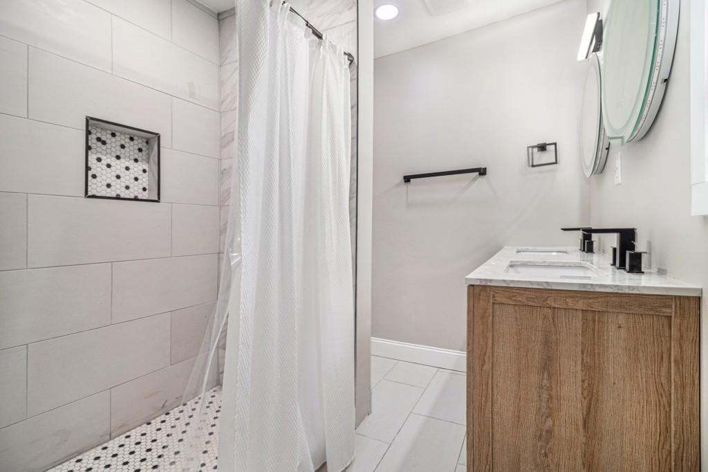 5316 The Savoy Street