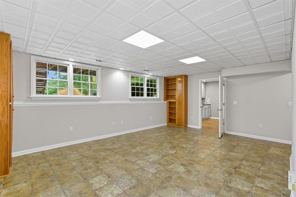 1042 AVERY CREEK Drive