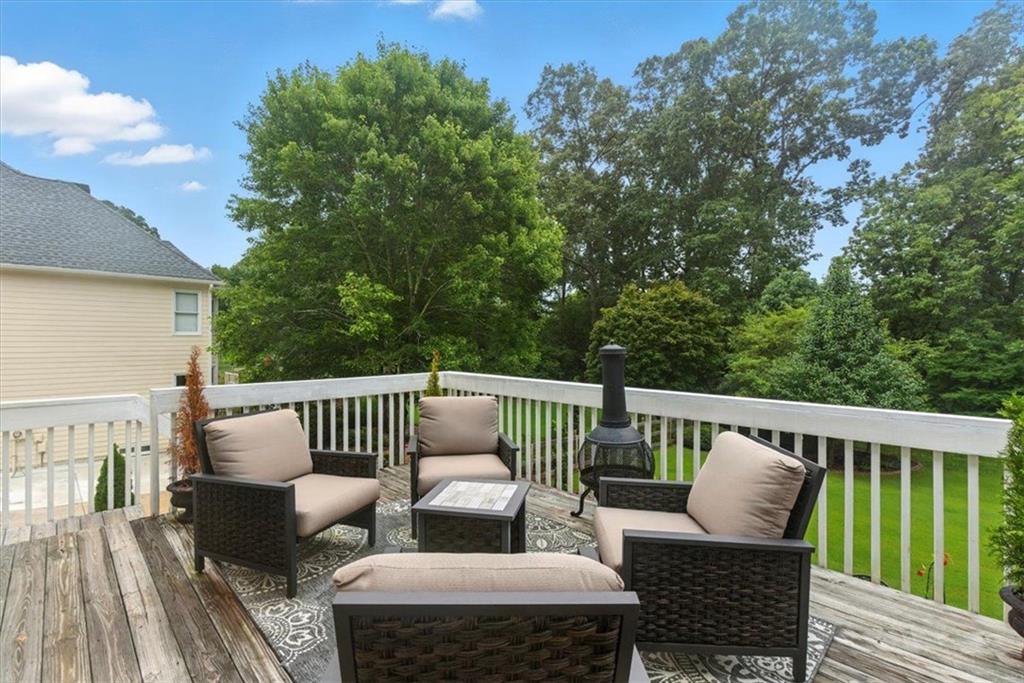 1042 AVERY CREEK Drive