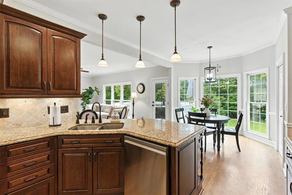 1042 AVERY CREEK Drive