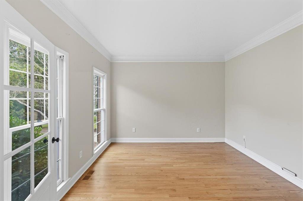 1042 AVERY CREEK Drive