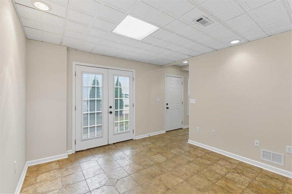 1042 AVERY CREEK Drive