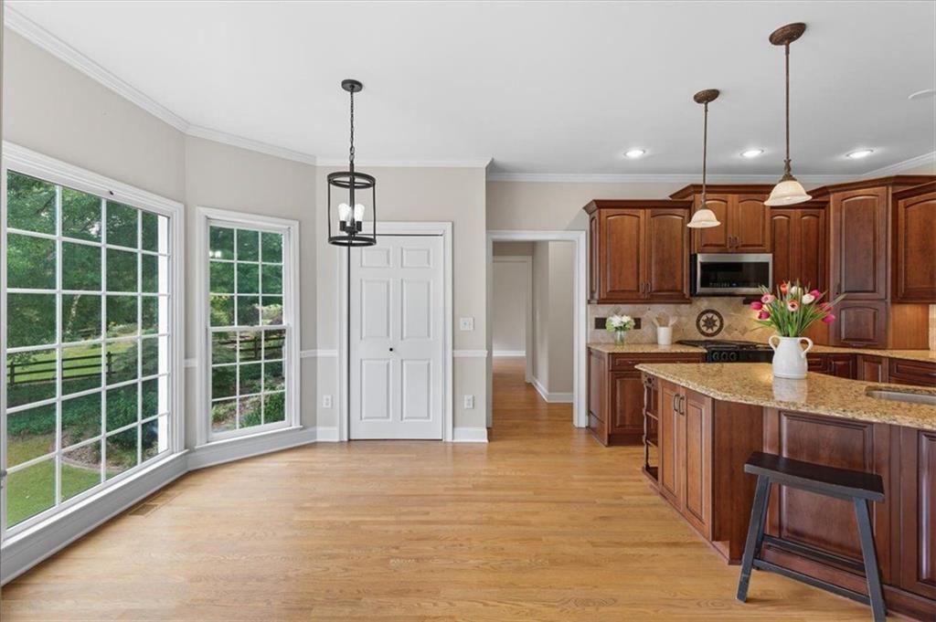 1042 AVERY CREEK Drive