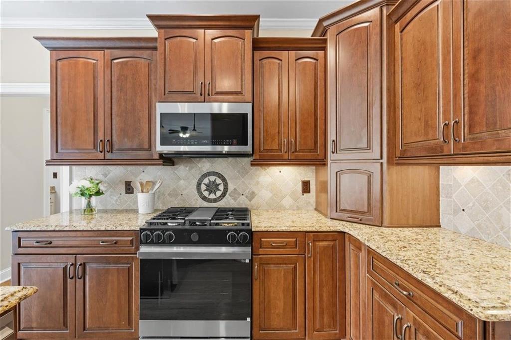 1042 AVERY CREEK Drive