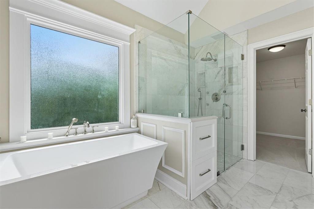 1042 AVERY CREEK Drive