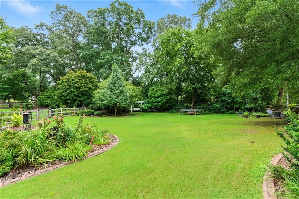 1042 AVERY CREEK Drive