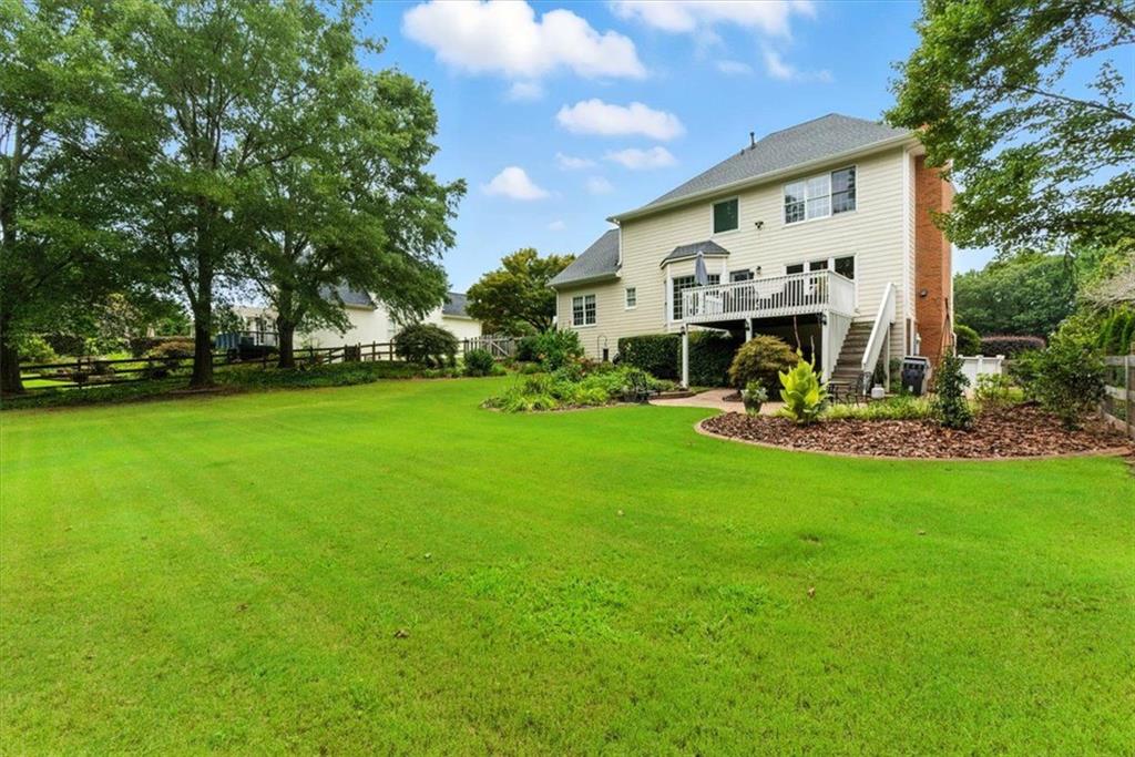 1042 AVERY CREEK Drive