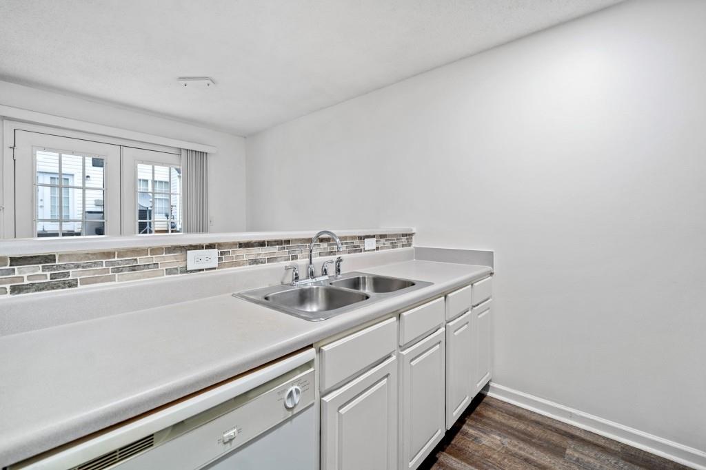 6703 Gallant Court SE