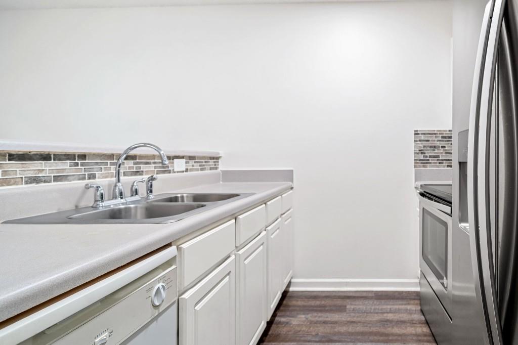 6703 Gallant Court SE